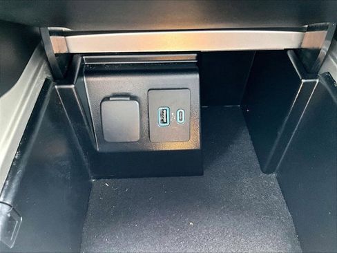 Used 2021 Ford Explorer Platinum w/ Equipment Group 601A image 26