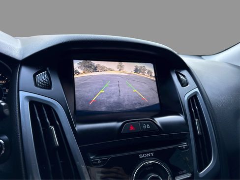 Used 2014 Ford Focus Titanium FWD image 25