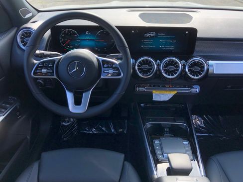 New 2022 Mercedes-Benz EQB 300 4MATIC image 16