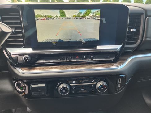 Used 2024 Chevrolet Silverado 2500 LT image 33