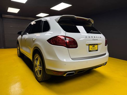 Used 2014 Porsche Cayenne AWD/4WD image 4