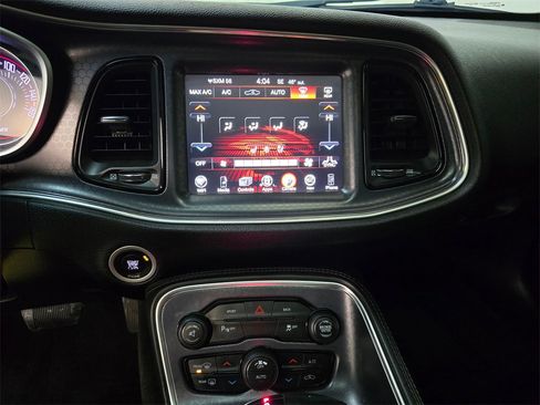 Used 2015 Dodge Challenger SXT Plus image 21