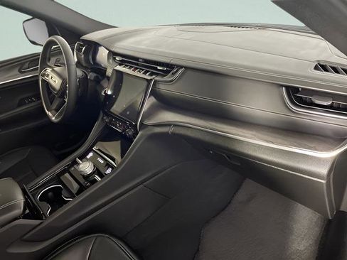 Used 2024 Jeep Grand Cherokee Overland w/ Trailer Tow Package image 16