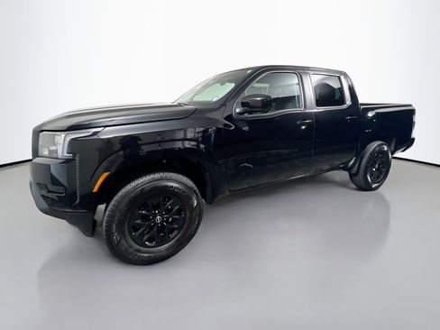 Used 2024 Nissan Frontier SV image 9