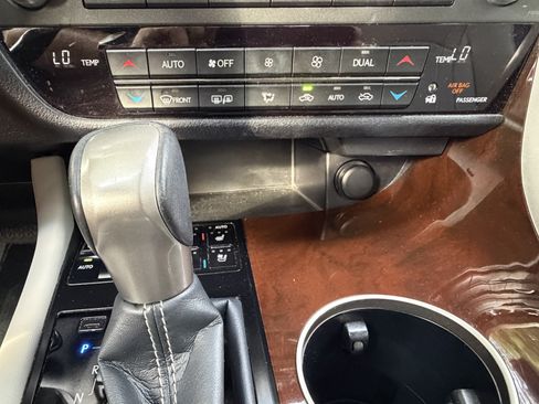 Used 2018 Lexus RX 350 FWD w/ Premium Package image 27