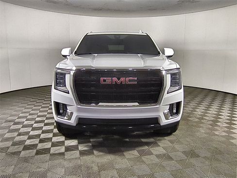 Certified 2022 GMC Yukon XL SLE w/ Gmc Pro Safety Plus Package image 3