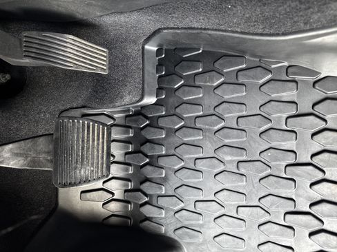 Used 2024 Jeep Compass Latitude w/ Altitude Special Edition image 16