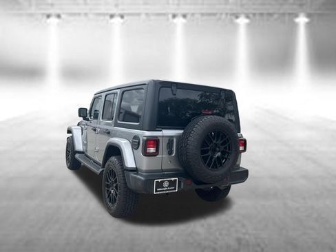 Used 2020 Jeep Wrangler Unlimited Sahara AWD/4WD image 3