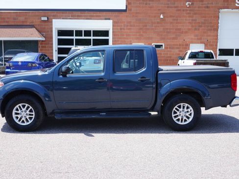 Used 2017 Nissan Frontier SV w/ SV Value Truck Package AWD/4WD image 2