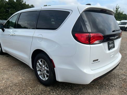 New 2026 Chrysler Voyager LX image 10