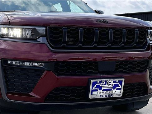 New 2026 Jeep Grand Cherokee L Limited w/ Limited Altitude Package AWD/4WD image 31
