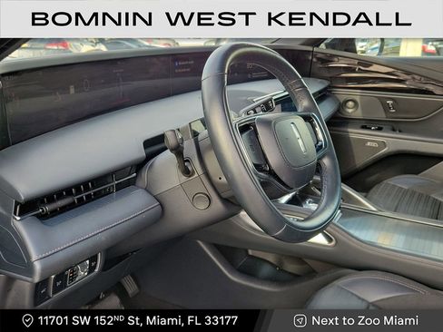 Used 2024 Lincoln Nautilus Reserve w/ Equipment Group 202A image 8