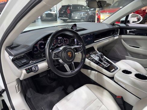 Used 2017 Porsche Panamera image 49