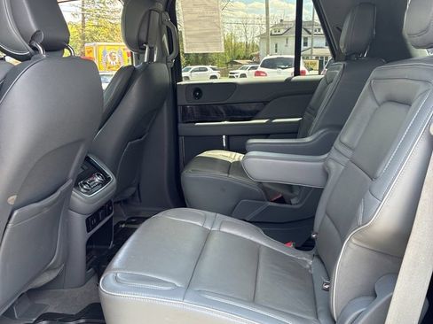 Used 2019 Lincoln Navigator Select AWD/4WD image 11