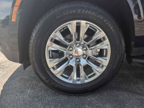 Used 2025 GMC Yukon Denali AWD/4WD image 13