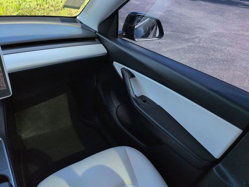 Used 2021 Tesla Model Y Performance AWD/4WD image 17