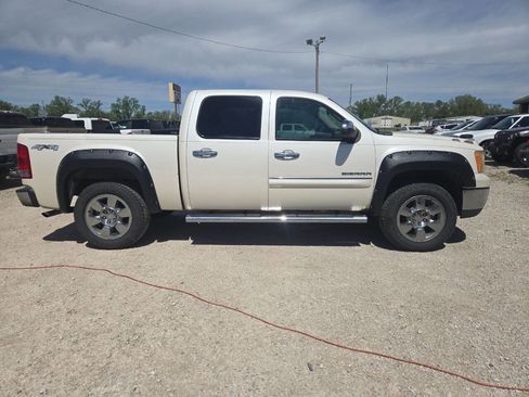 Used 2011 GMC Sierra 1500 SLE w/ Regional Value Package image 2