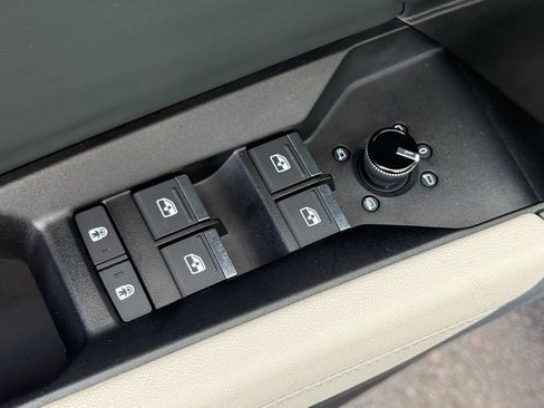 Used 2023 Audi Q4 e-tron Premium Plus image 67