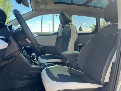 New 2025 Volkswagen Taos SE image 6