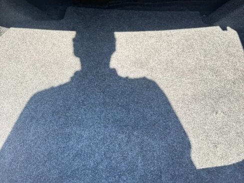Used 2019 Toyota Corolla LE w/ Carpet Mat Package (TMS) FWD image 18