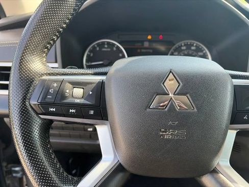 Used 2022 Mitsubishi Outlander SE AWD/4WD image 15