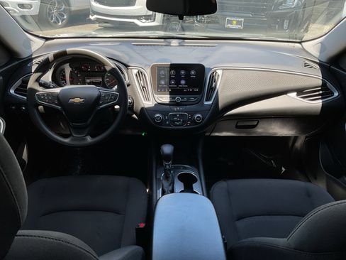 Used 2025 Chevrolet Malibu LS FWD image 17