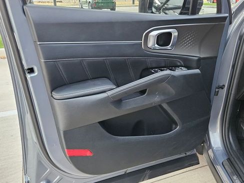 Used 2024 Kia Sorento SX image 22