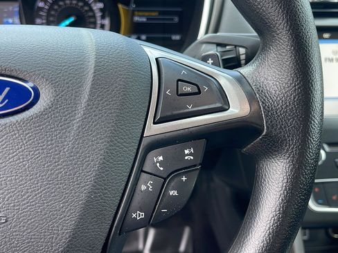 Used 2017 Ford Fusion SE w/ Fusion SE Technology Package FWD image 21