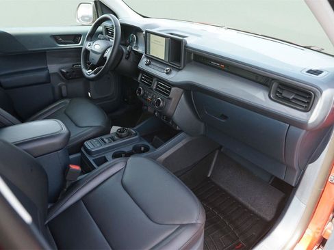 Used 2024 Ford Maverick Lariat w/ Black Appearance Package FWD image 18