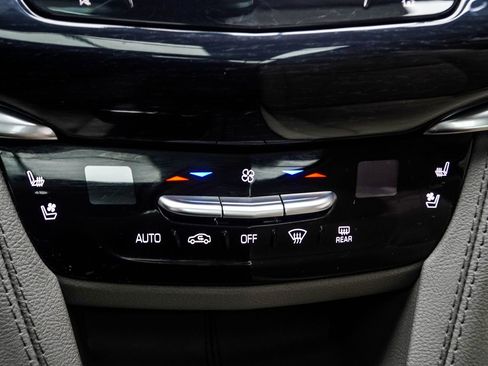 Used 2024 Cadillac XT6 Premium Luxury w/ LPO, Floor Liner Package AWD/4WD image 20