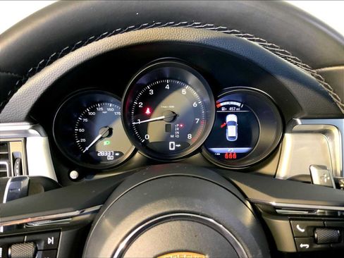 Certified 2023 Porsche Macan AWD/4WD image 29