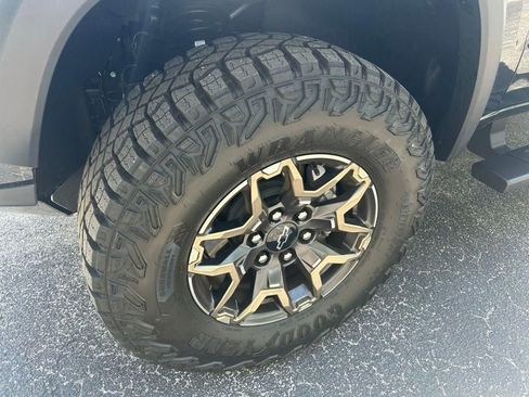 Used 2026 Chevrolet Colorado ZR2 w/ Technology Package image 11