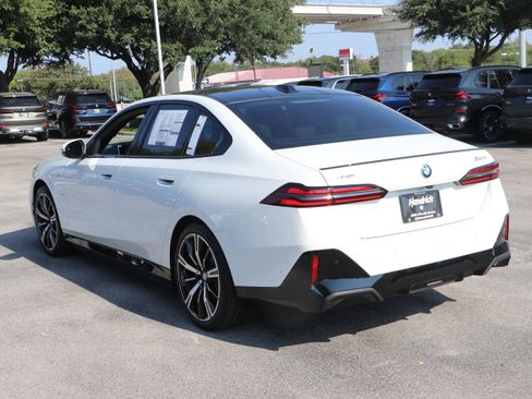 New 2026 BMW 550e xDrive image 13