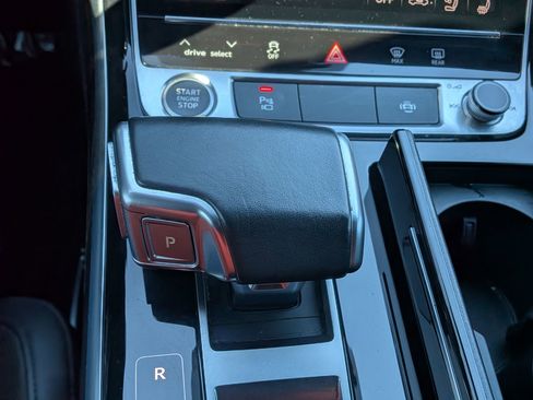 Used 2021 Audi A8 L 4.0T w/ Executive Plus Package image 30