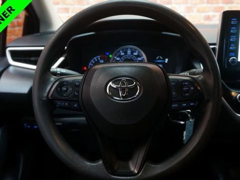 Used 2020 Toyota Corolla LE image 12