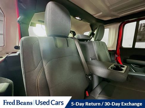 Used 2025 Jeep Wrangler Unlimited Sahara AWD/4WD image 26
