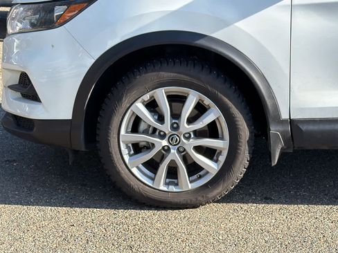 Used 2022 Nissan Rogue Sport S image 9