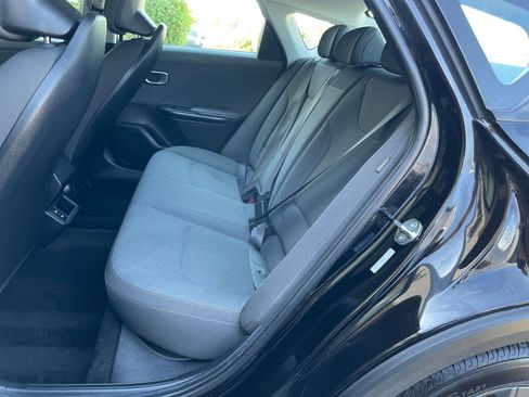 Used 2025 Kia K4 LXS FWD image 38