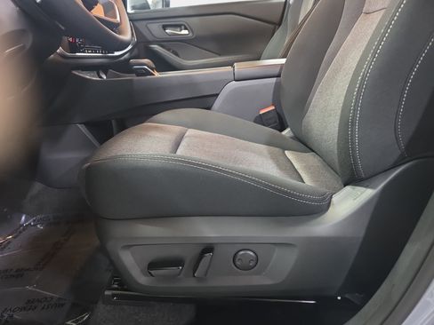 New 2026 Nissan Rogue SV image 28