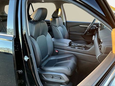 Used 2025 Honda Pilot Touring image 22