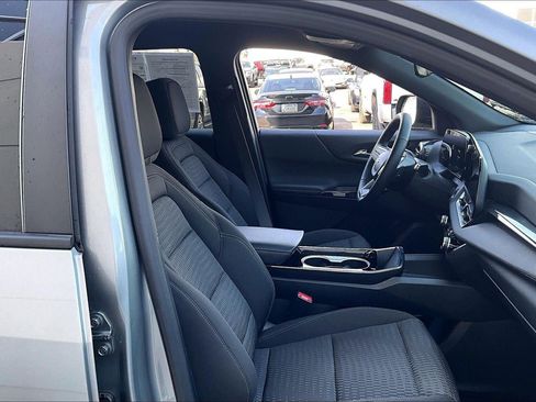 Used 2025 Chevrolet Equinox LT image 7