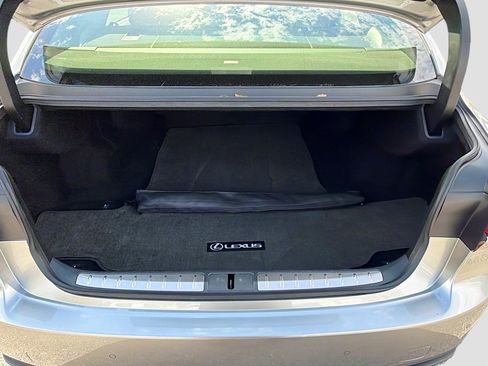 Used 2019 Lexus LS 500 AWD image 12