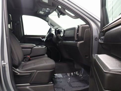 Used 2025 Chevrolet Silverado 1500 LT AWD/4WD image 15