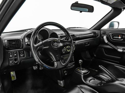 Used 2002 Toyota MR2 image 12