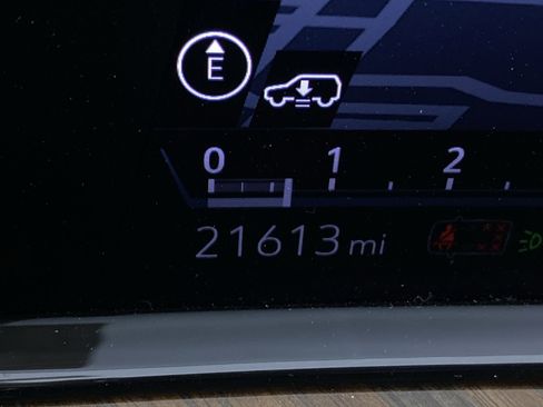 Certified 2024 Cadillac Escalade ESV Sport Platinum w/ LPO, ONYX Package image 4