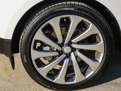 New 2025 Land Rover Range Rover Long Wheelbase SE image 10