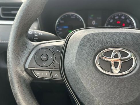 Used 2022 Toyota RAV4 XLE w/ Convenience Package image 21