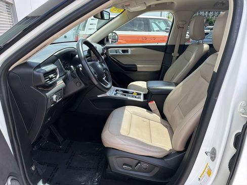Used 2020 Ford Explorer Limited w/ Class III Trailer Tow Package AWD/4WD image 9