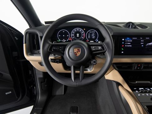 New 2026 Porsche Cayenne image 17