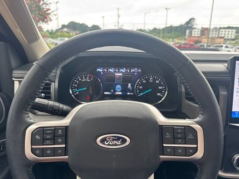Used 2023 Ford Expedition XLT RWD image 24